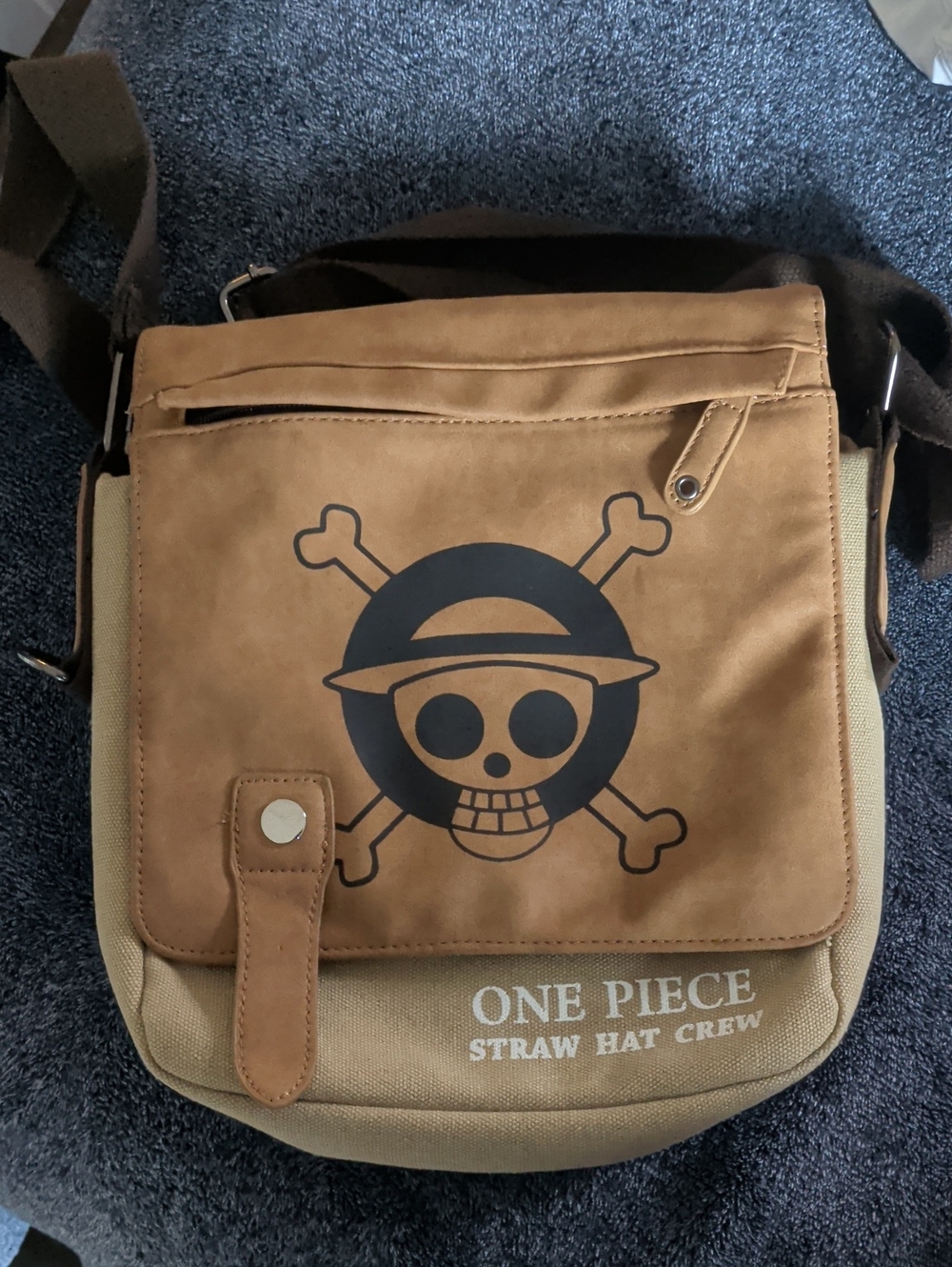 One Piece Straw Hat Crew Tan Crossbody Messenger Bag